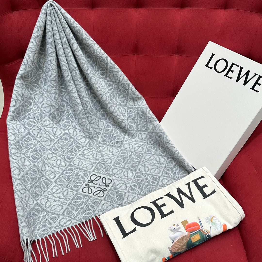 Xinjo / Loewe Scarf