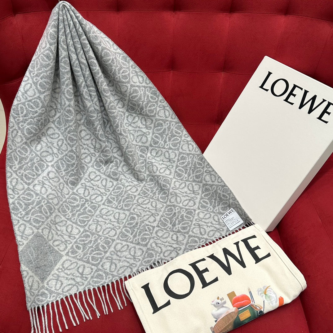 Xinjo / Loewe Scarf