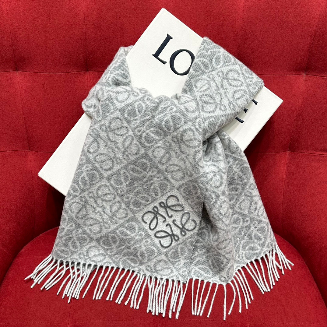Xinjo / Loewe Scarf