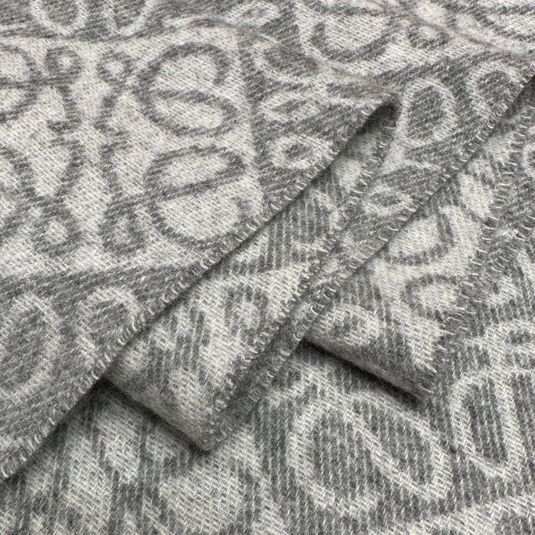 Xinjo / Loewe Scarf