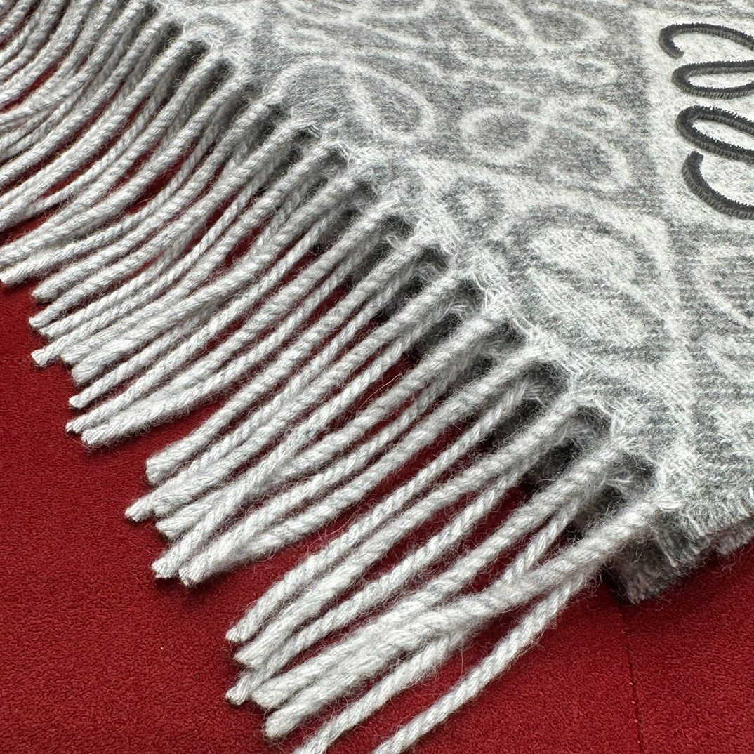 Xinjo / Loewe Scarf