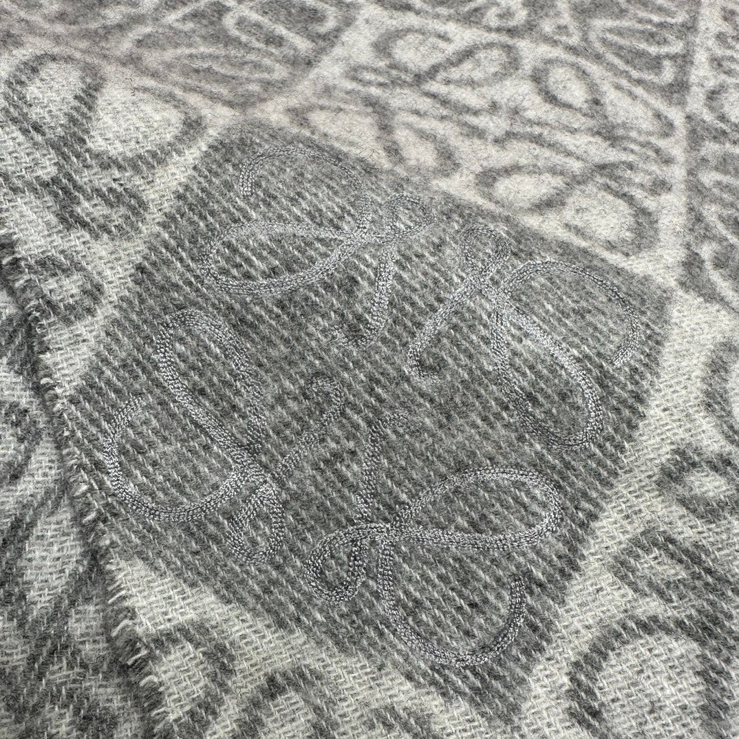 Xinjo / Loewe Scarf