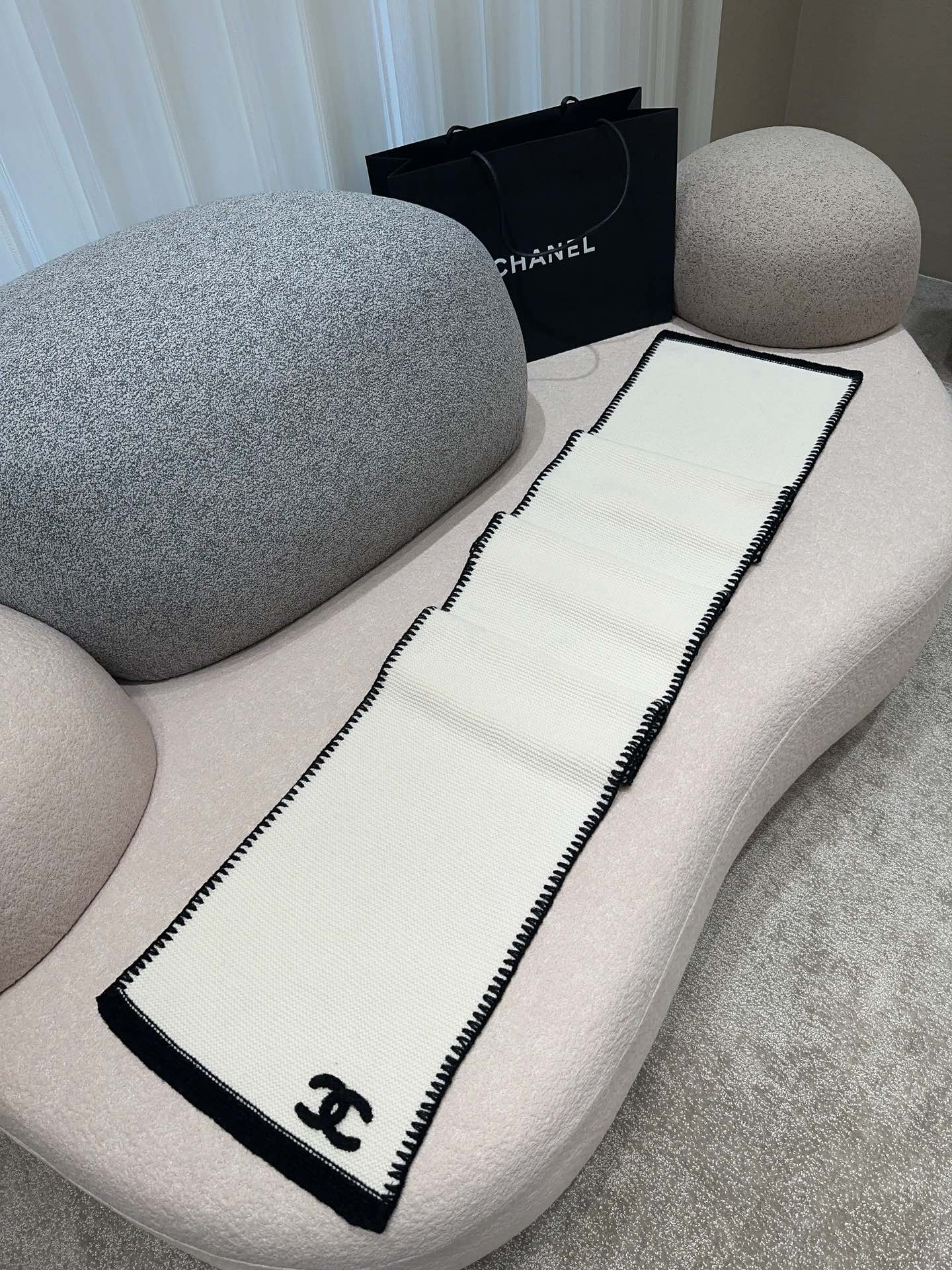 신조 / 샤넬 스카프