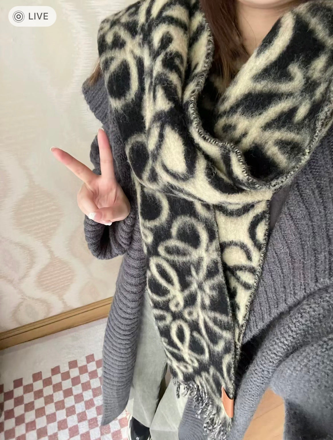 신조 / 로에베 스카프