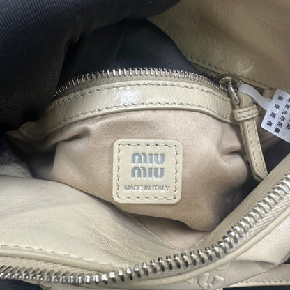 카타 / 미우미우 이른 봄 신상 핸드백