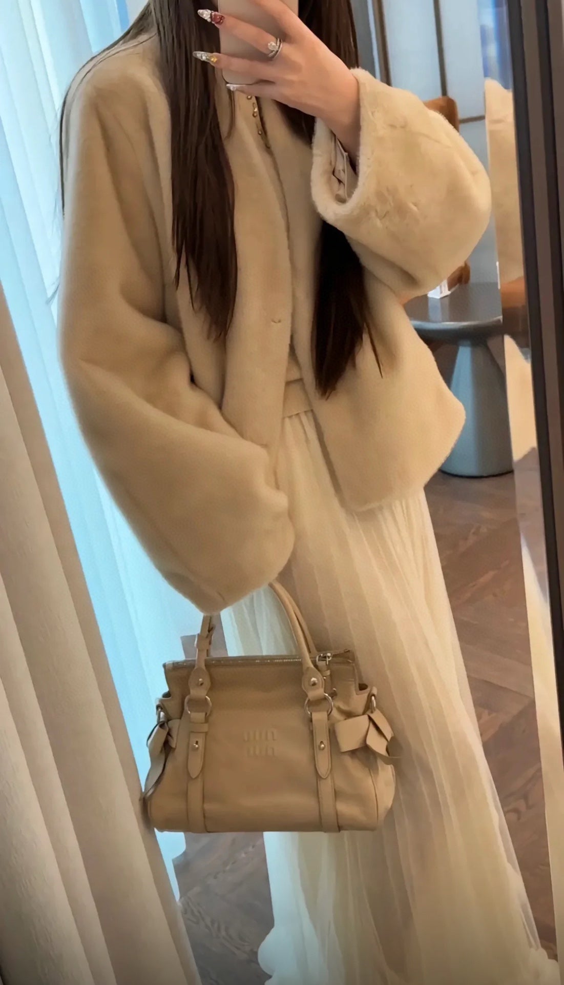 카타 / 미우미우 이른 봄 신상 핸드백