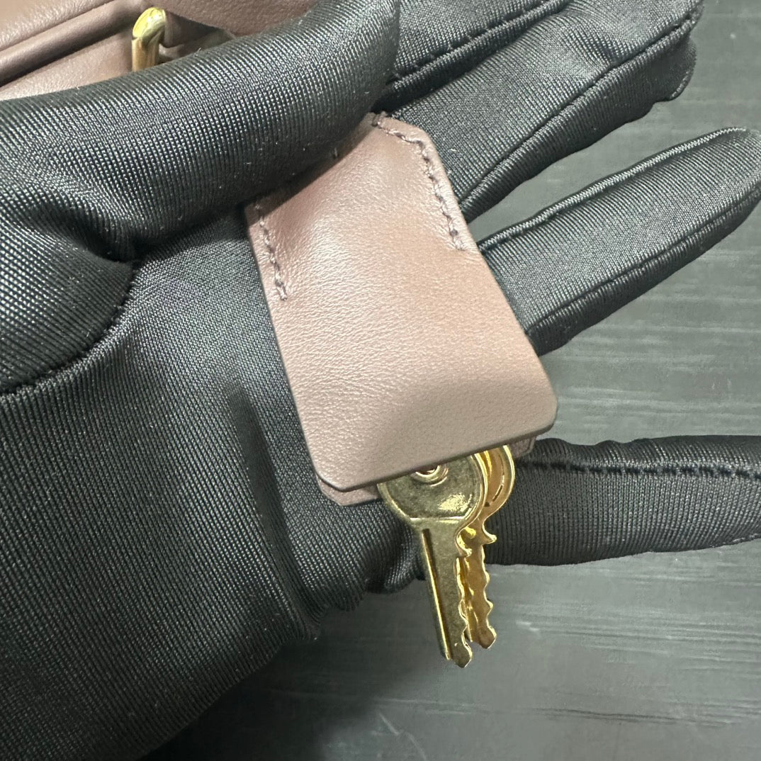 카타 / 미우미우 네모난 볼링 백