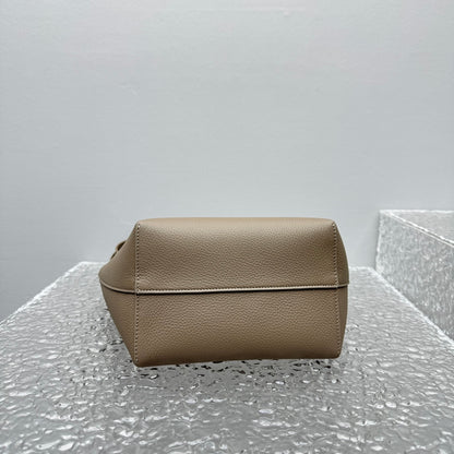 카타 / 더로우 가죽 tote 핸드백