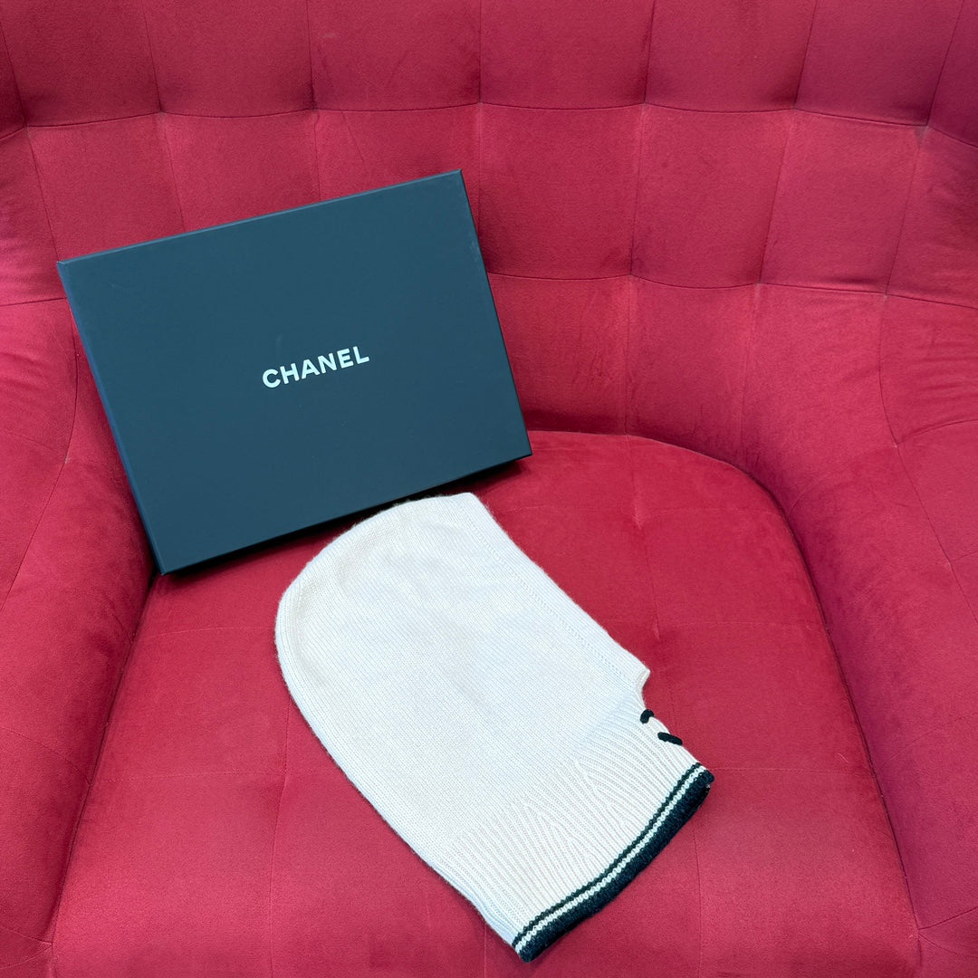 Shinzo / Chanel hat