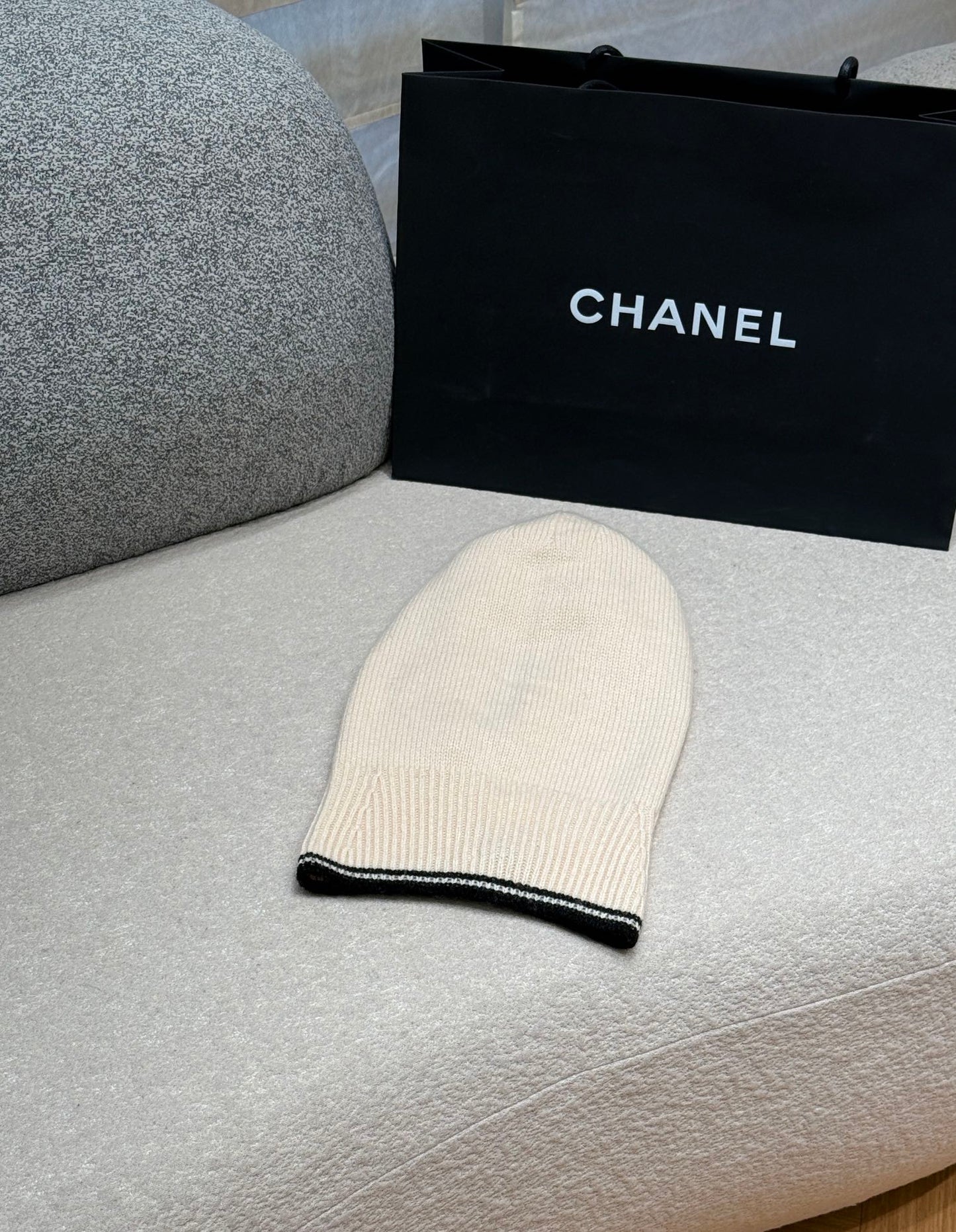 Shinzo / Chanel hat