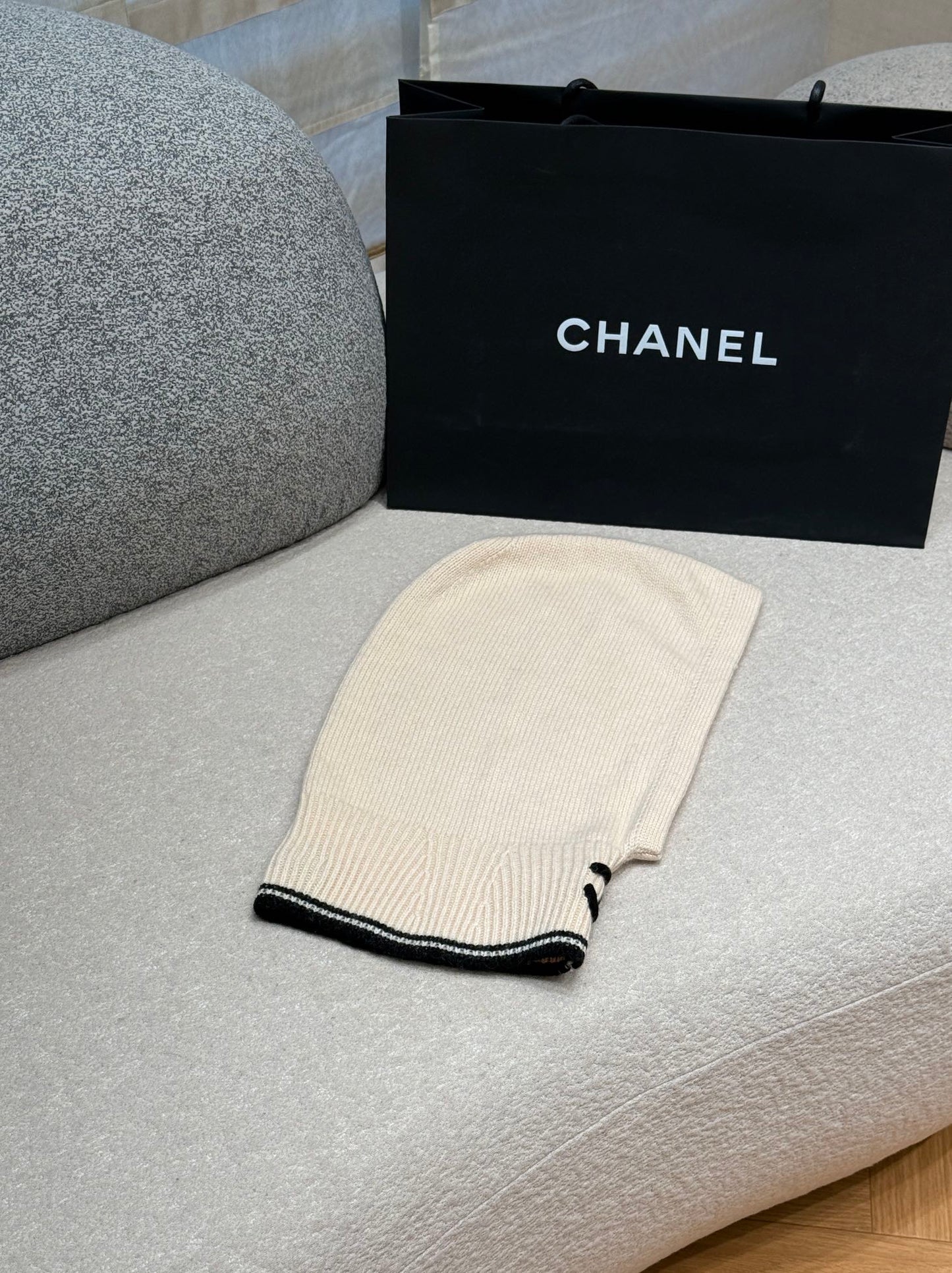 Shinzo / Chanel hat