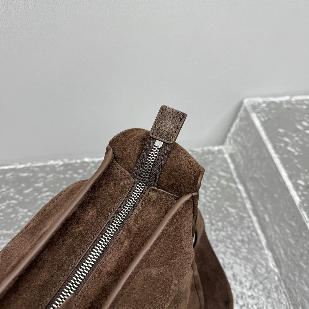 카타 / 미우미우 이른 봄 선물 우체부 가방