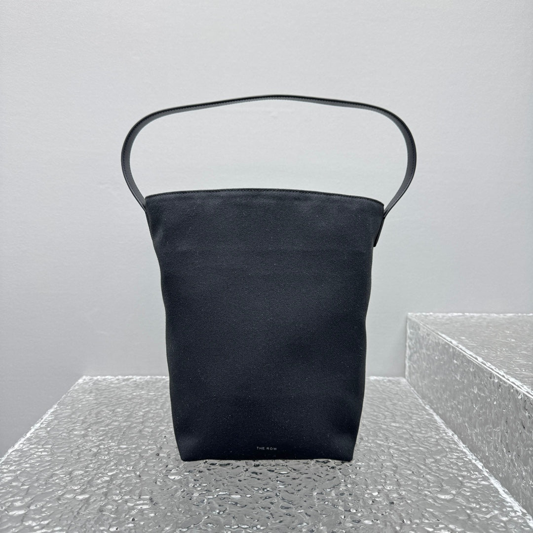 KATA / The Row Canvas Bottle Bag