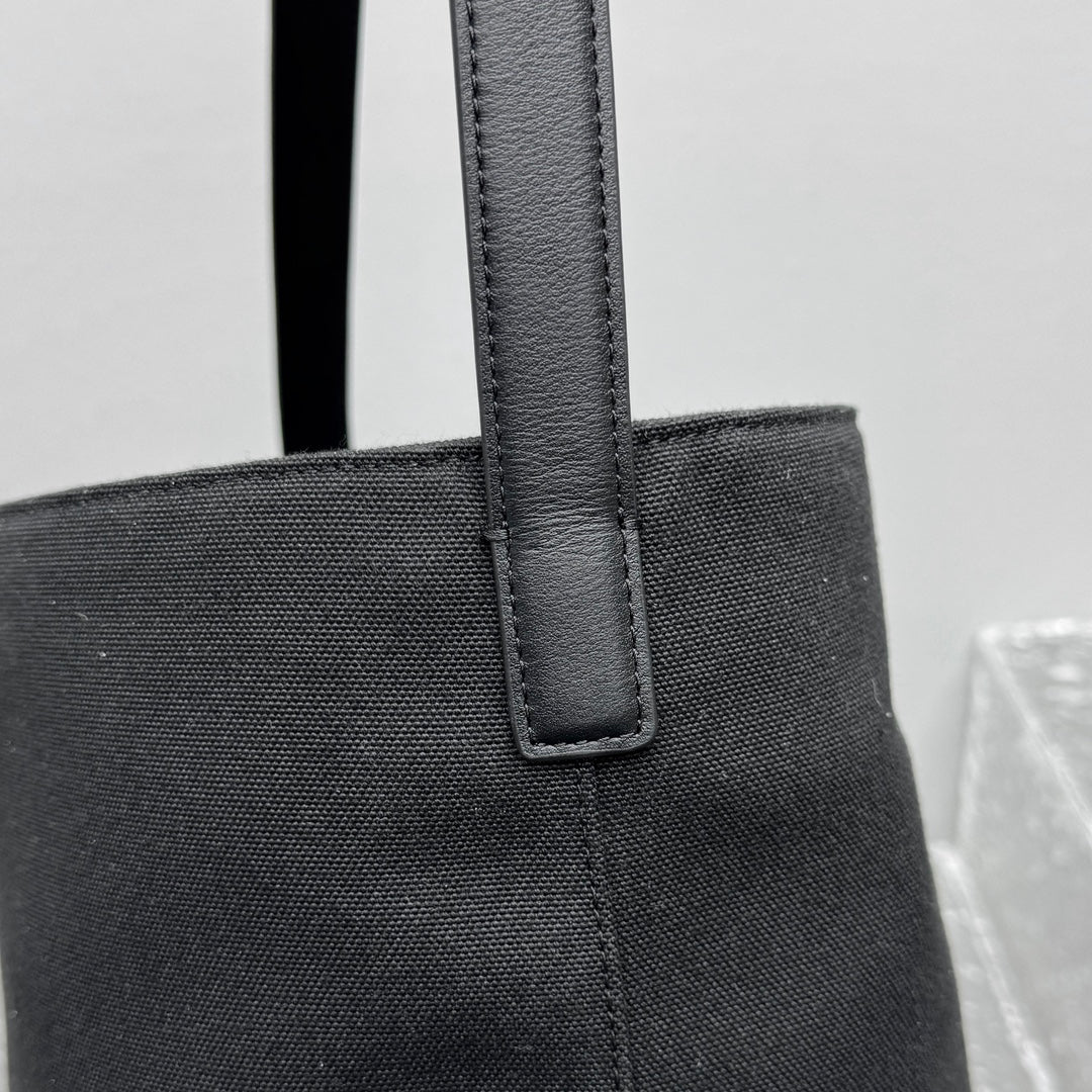 KATA / The Row Canvas Bottle Bag