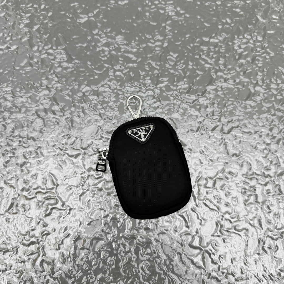 카타 / 프라다 핸드백/겨드랑이