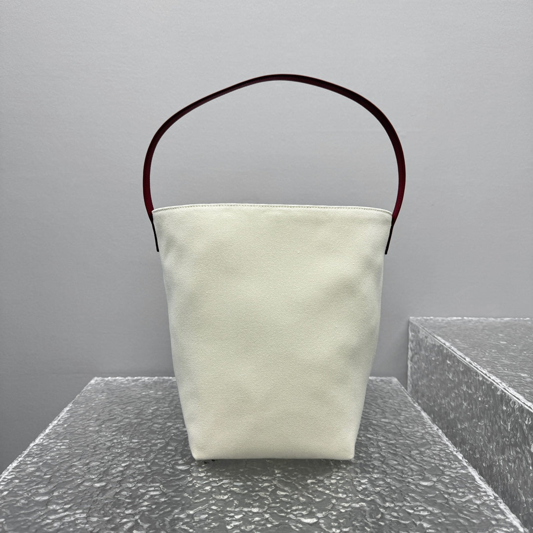 KATA / The Row Canvas Water Bottle Bag