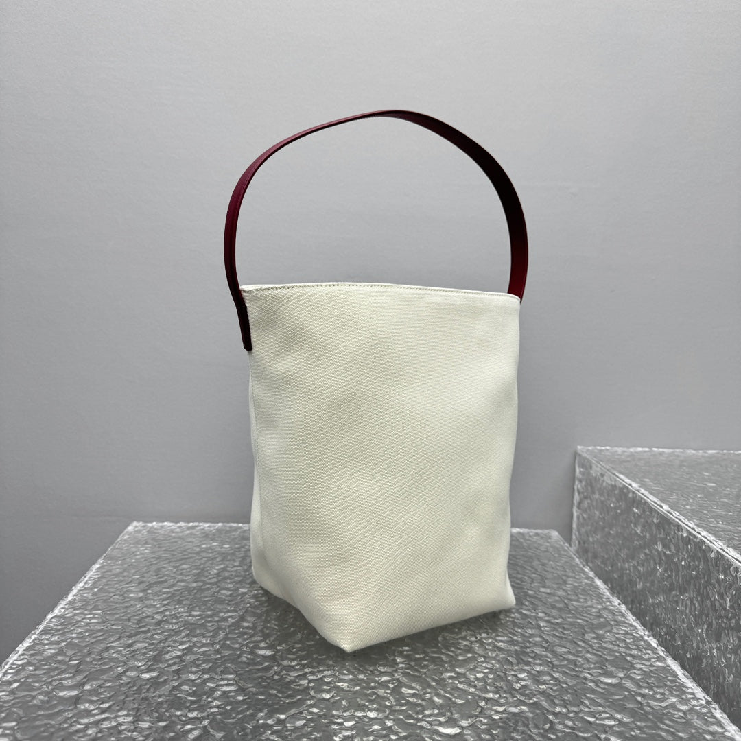 KATA / The Row Canvas Water Bottle Bag