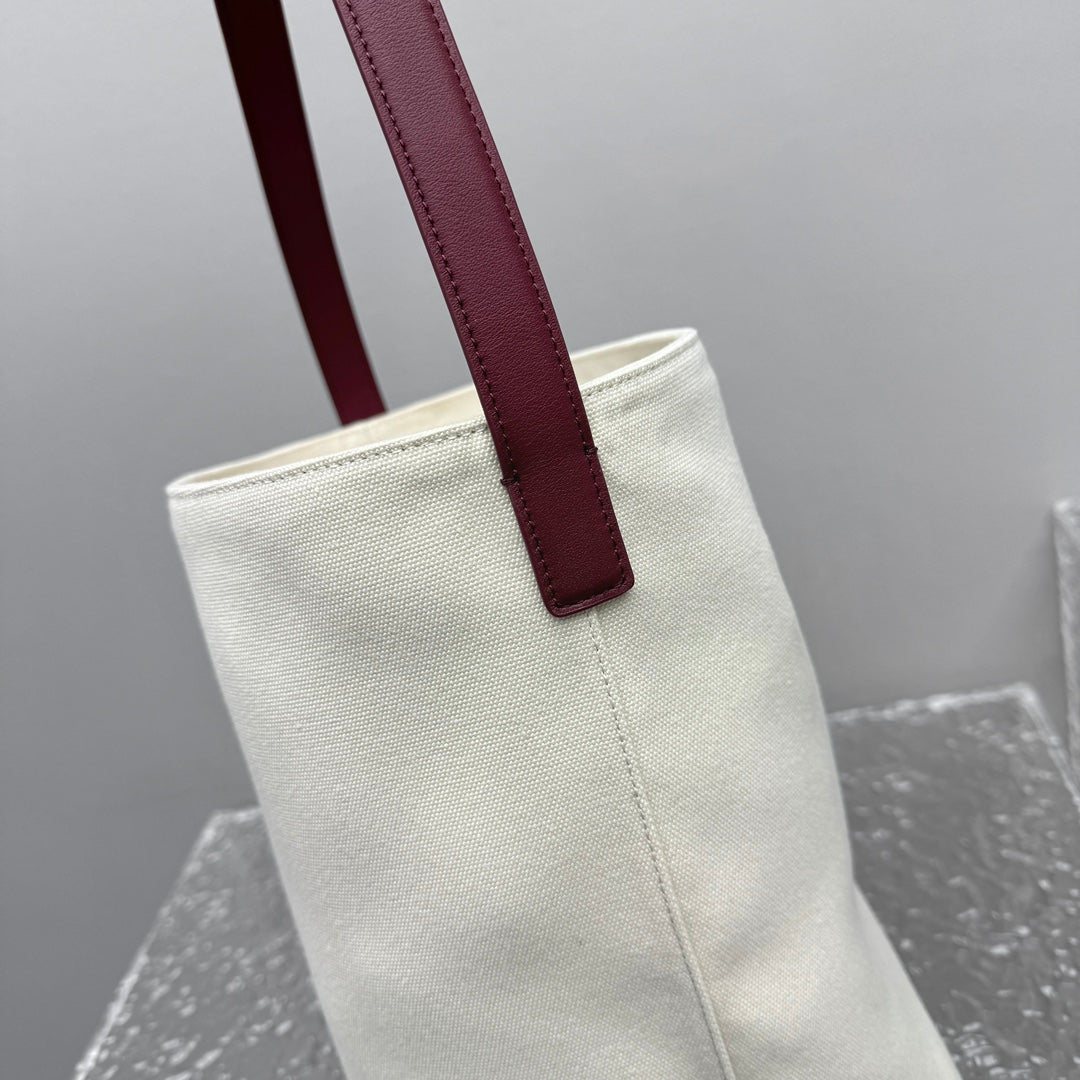 KATA / The Row Canvas Water Bottle Bag