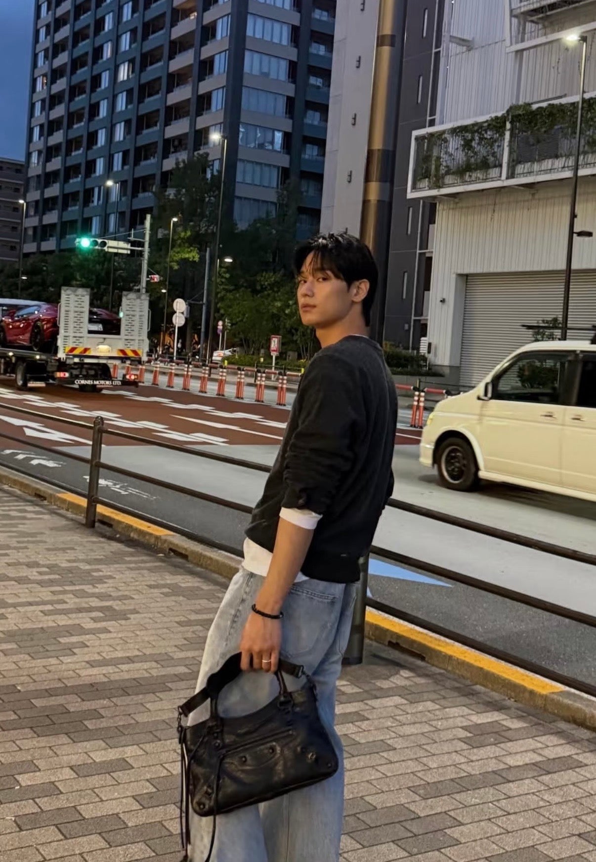 카타 / 발렌시아가 기관차 가방