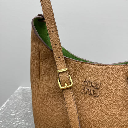 카타 / 미우미우 가을, 겨울 이세단 한정 호보