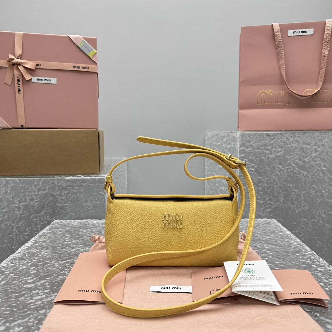카타 / 미우미우 크로스백