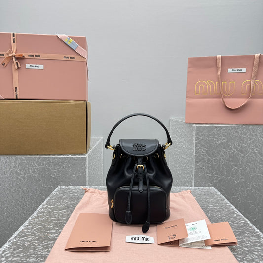 카타 / 미우미우 봄·여름 컬렉션 백팩