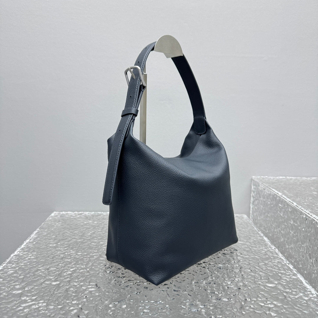 KATA / The Row 물통 가방