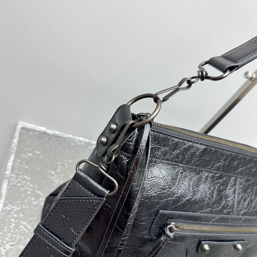 KATA / Balenciaga Crossbody Bag