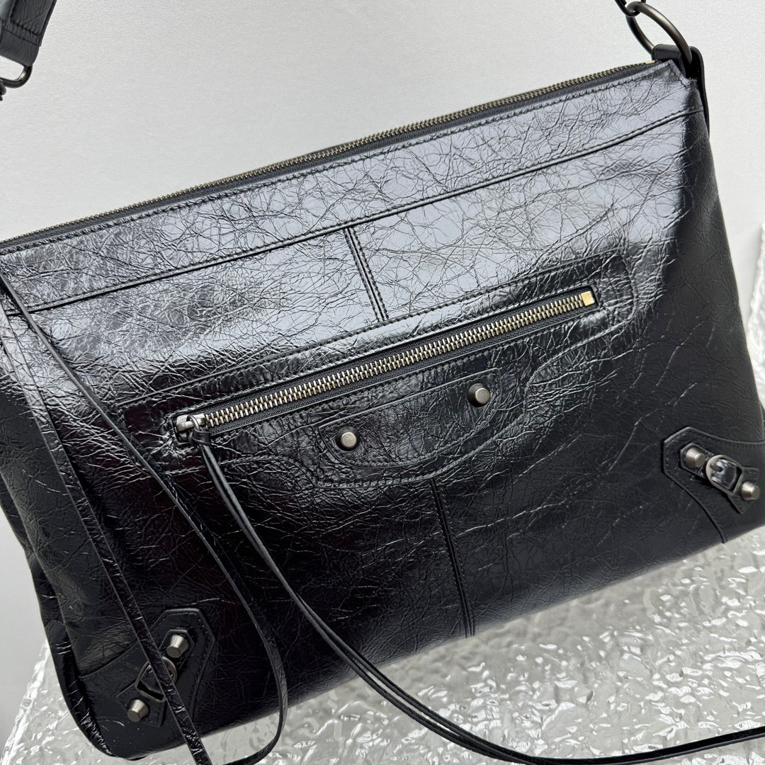 KATA / Balenciaga Crossbody Bag