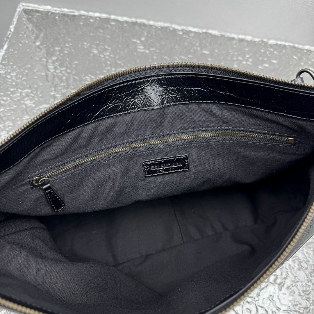 KATA / Balenciaga Crossbody Bag