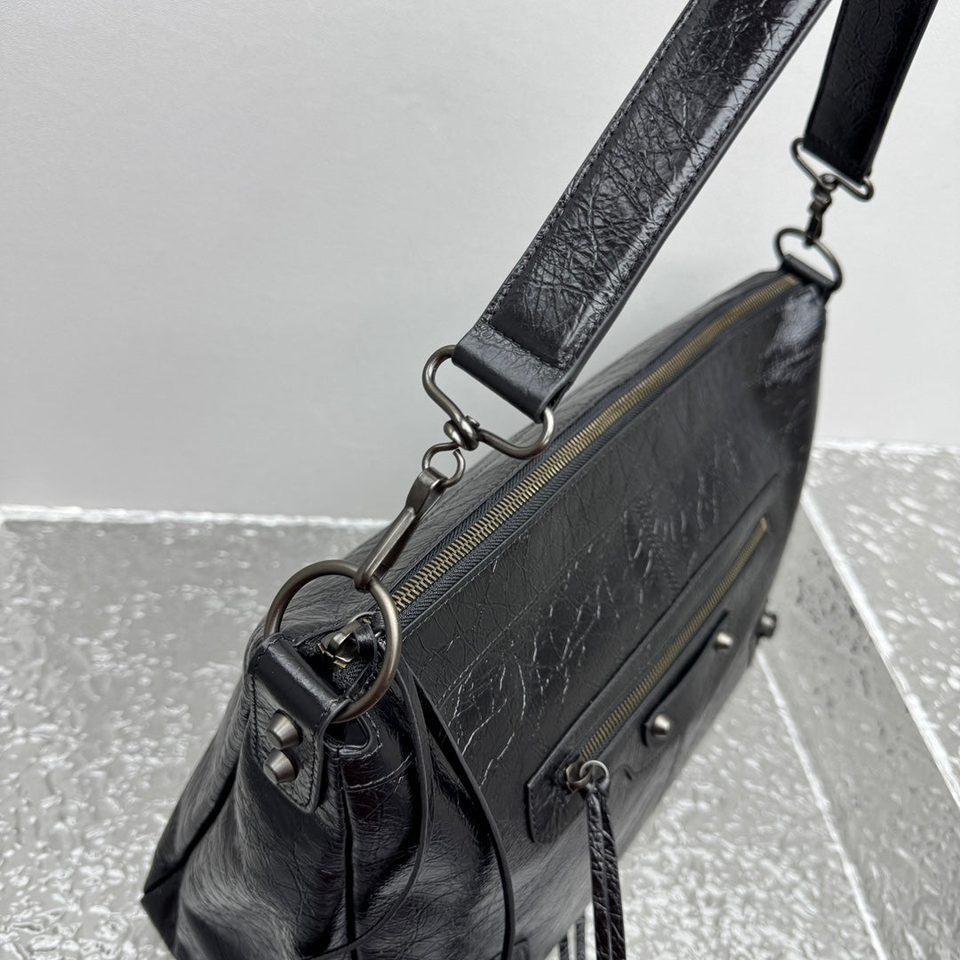 KATA / Balenciaga Crossbody Bag