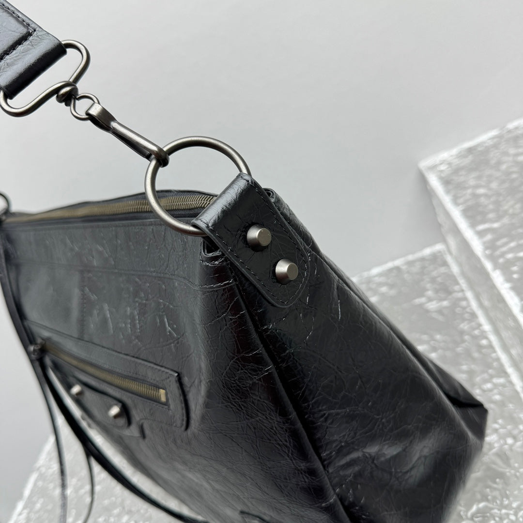 KATA / Balenciaga Crossbody Bag