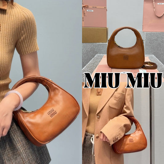 카타 / 미우미우 가을 겨울 컬렉션 빈티지 호보