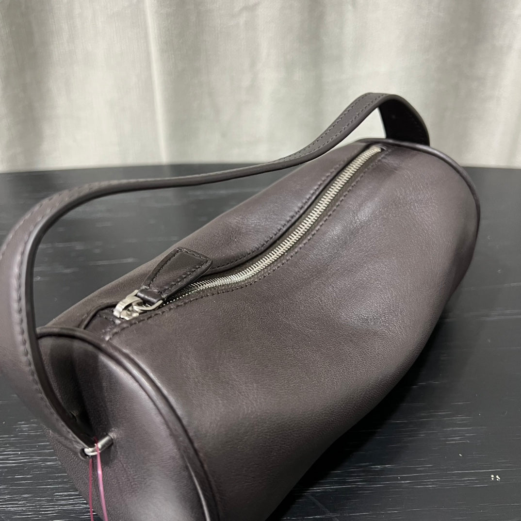 Kata / Miu Miu pencil case