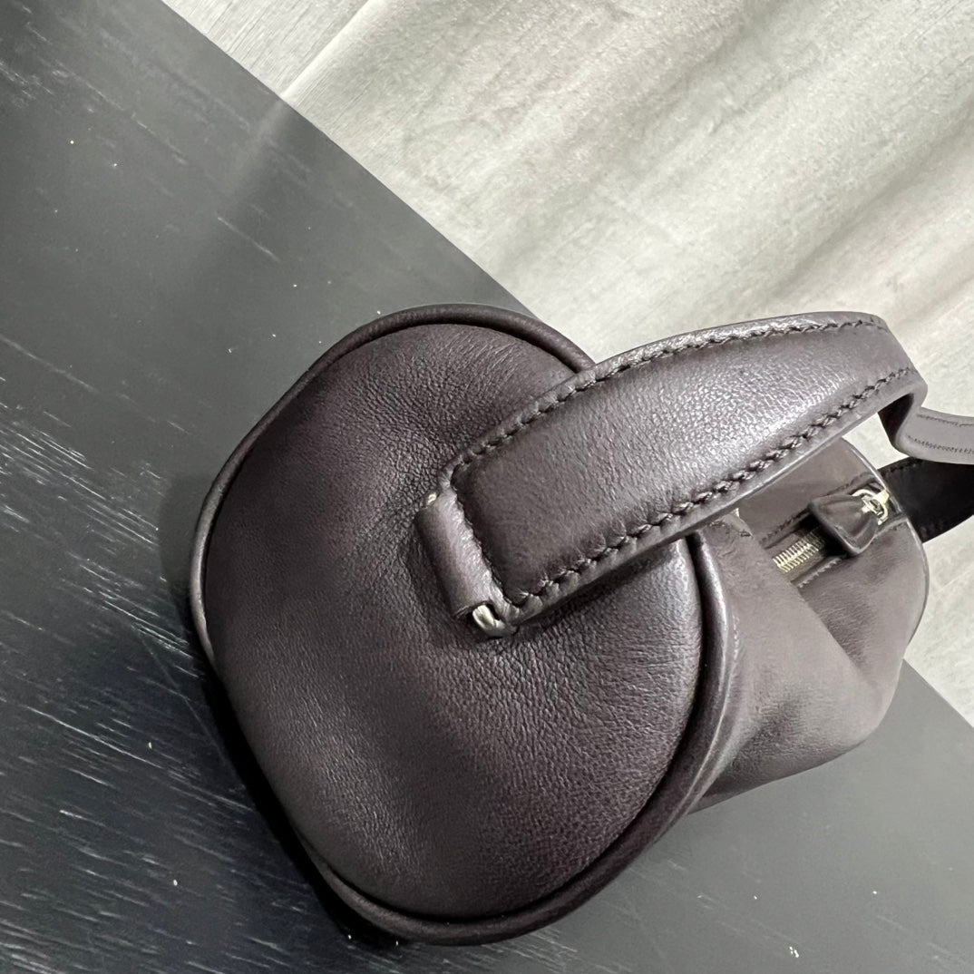 Kata / Miu Miu pencil case