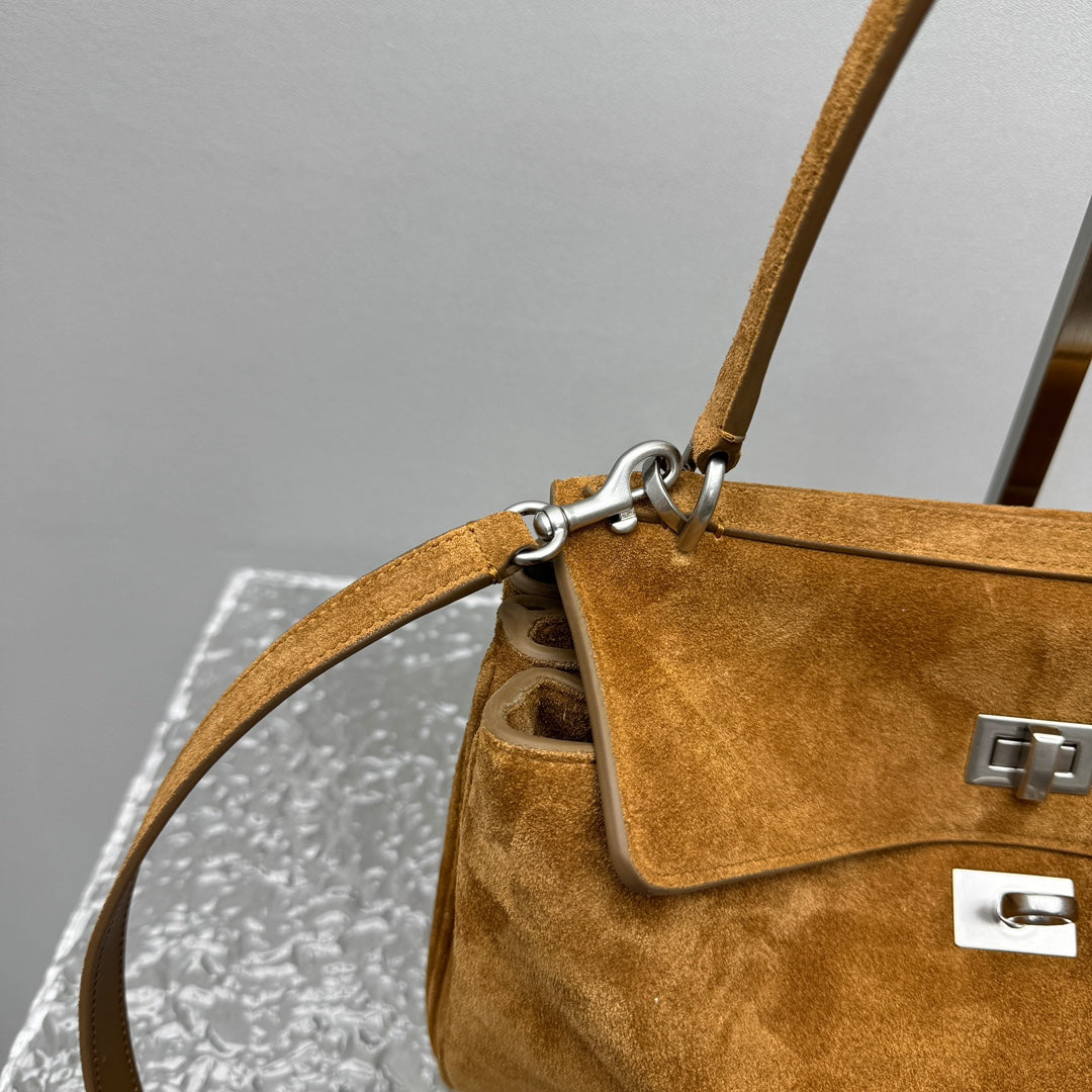 KATA / BALENCIAGA HANDBAG