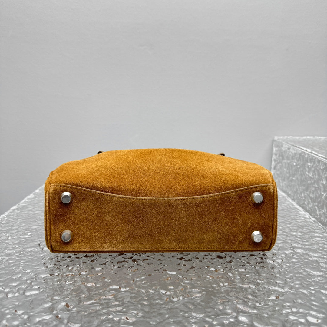 KATA / BALENCIAGA HANDBAG