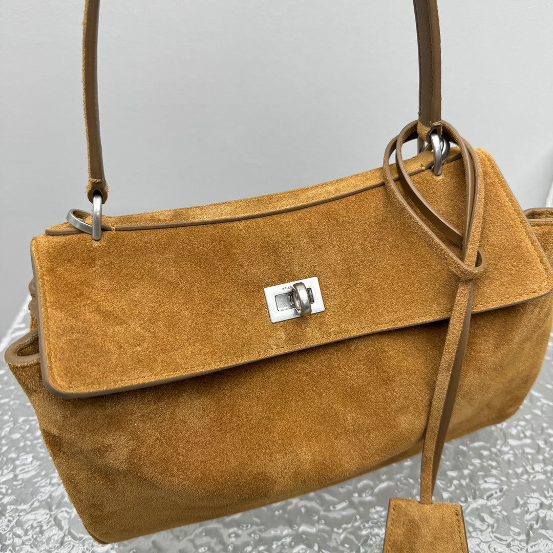 KATA / BALENCIAGA HANDBAG