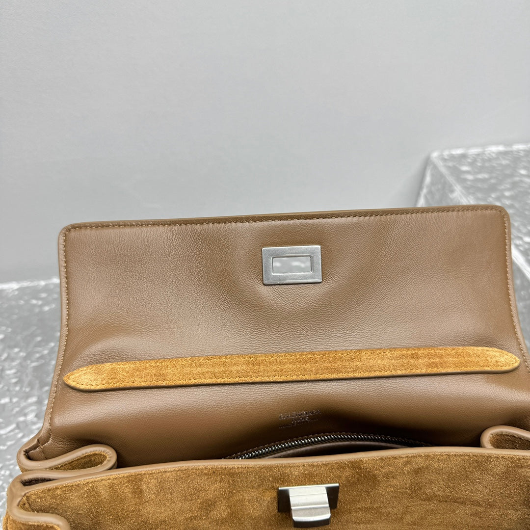 KATA / BALENCIAGA HANDBAG