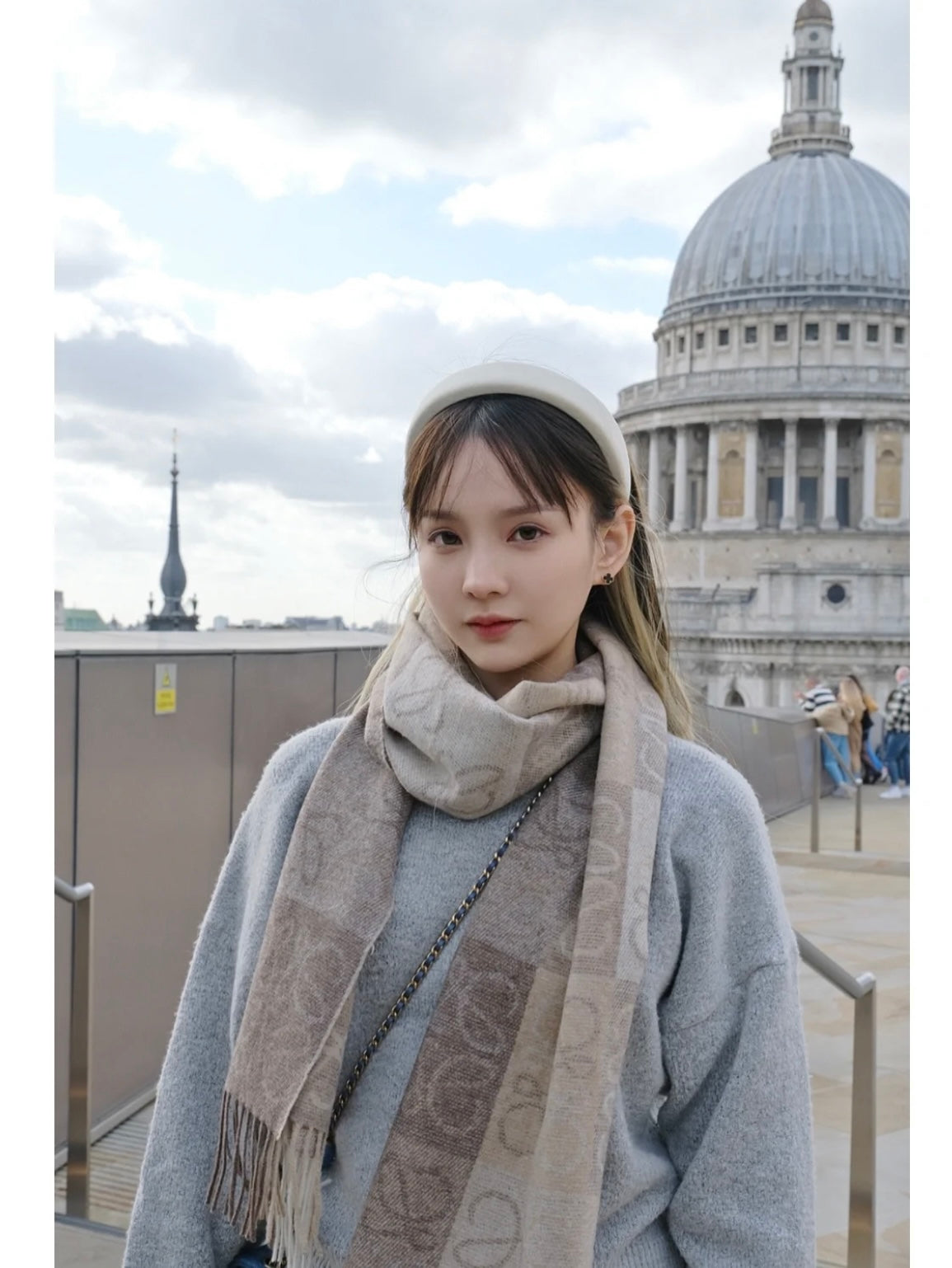 신조 / 로에베 스카프