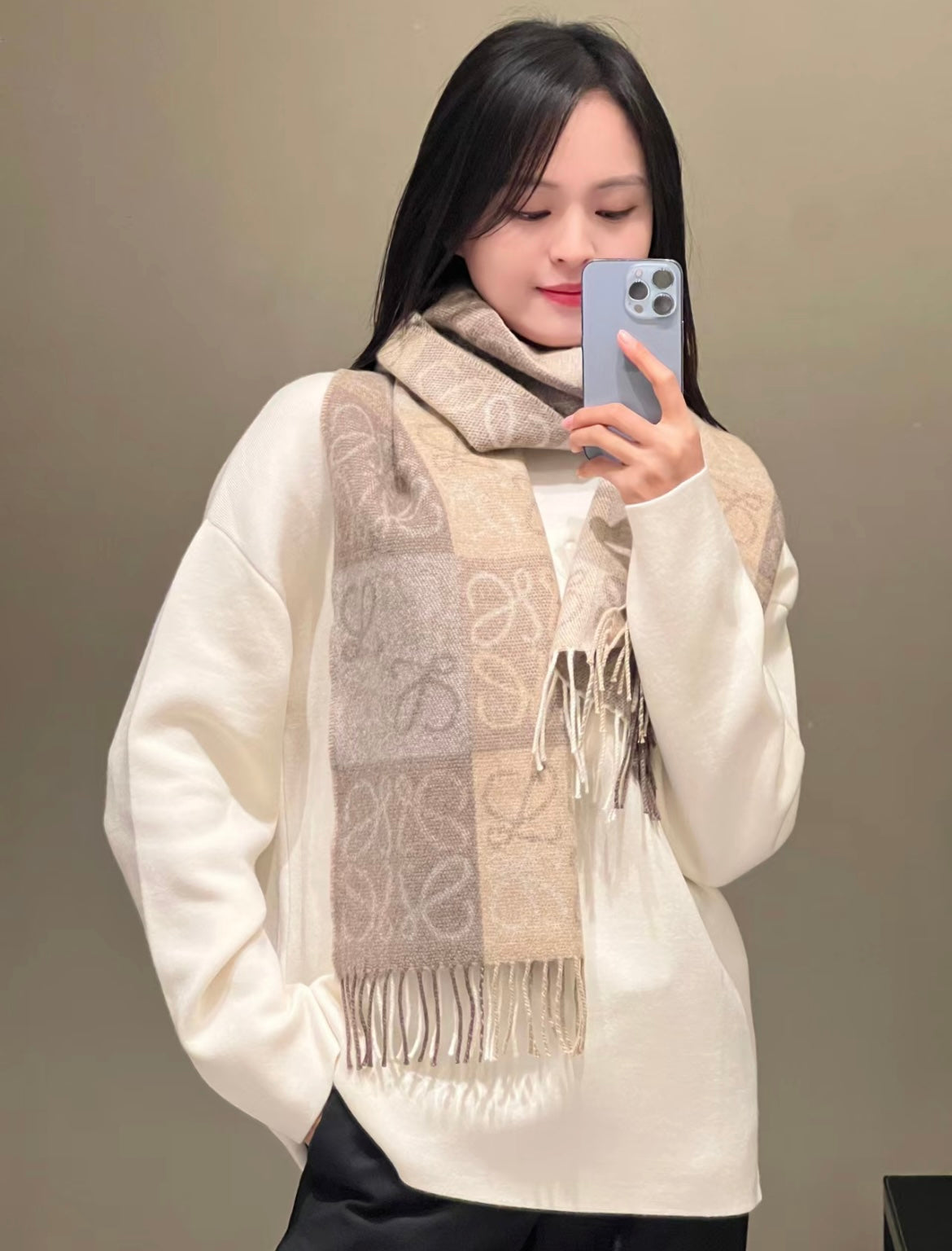 신조 / 로에베 스카프
