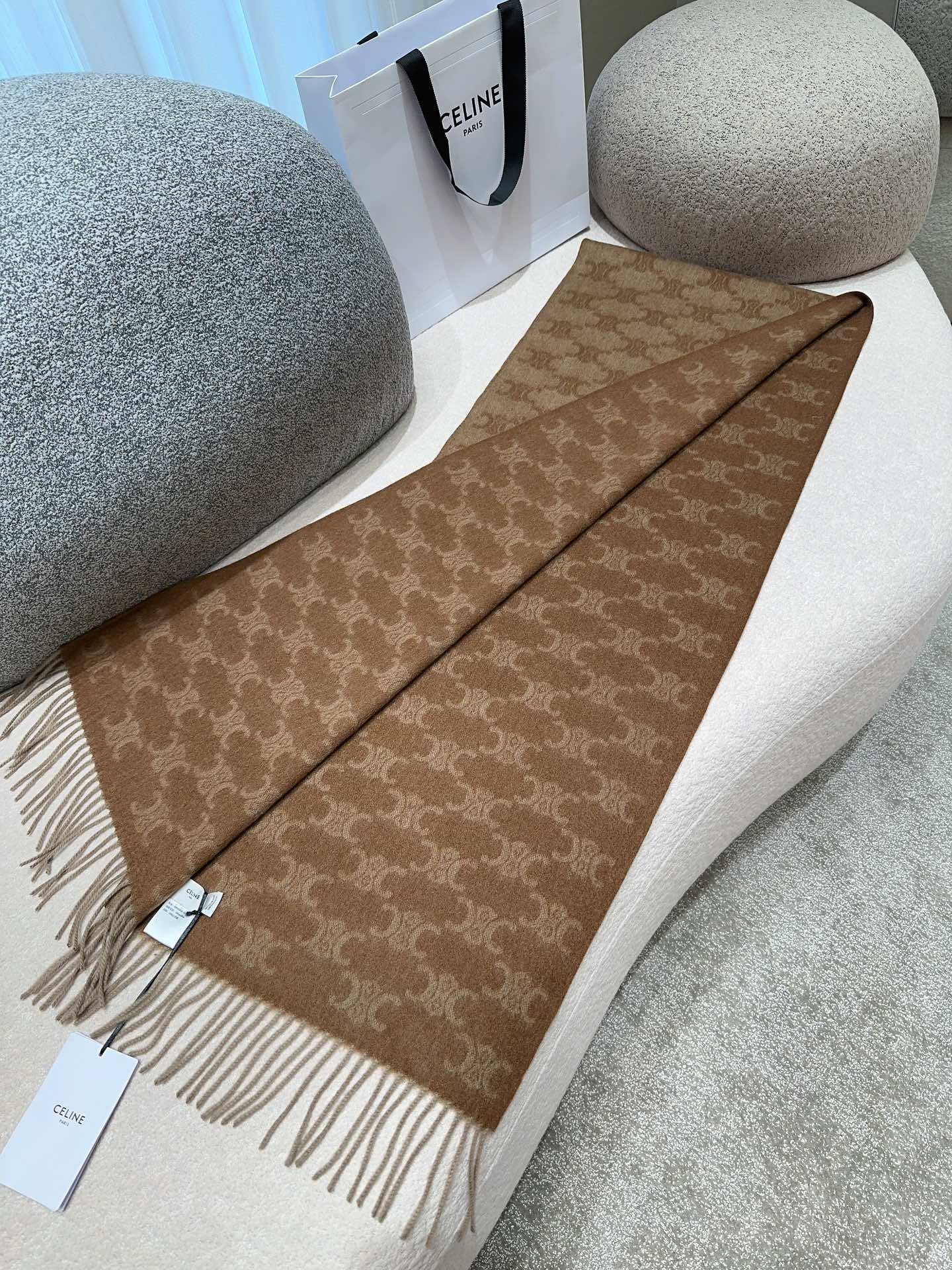 Shinjo / Celine Scarf