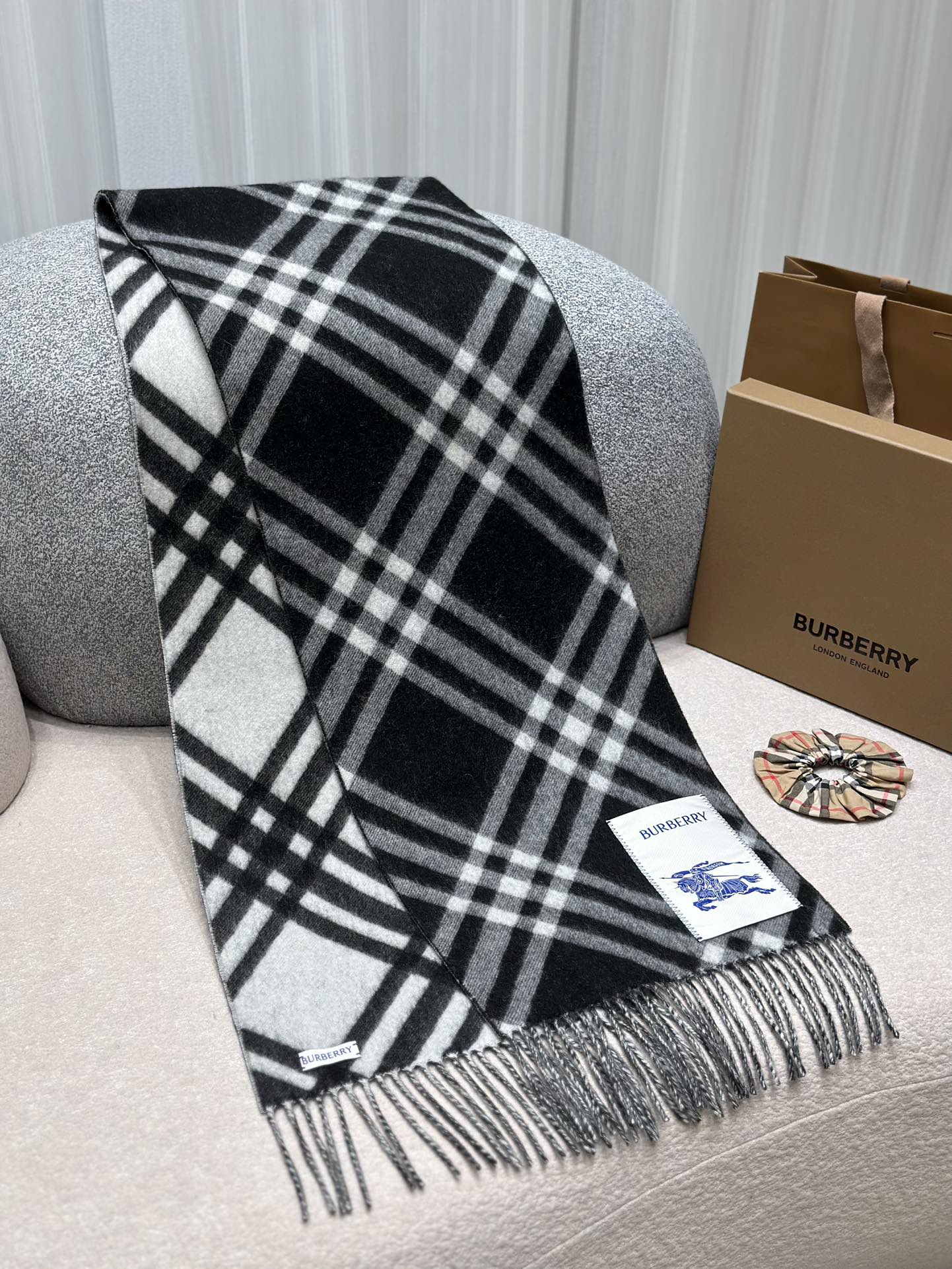 신조 / 버버리 스카프