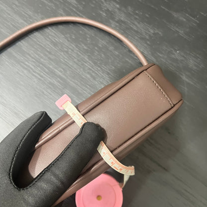 카타 / 미우미우 신형 숄더 카메라 가방