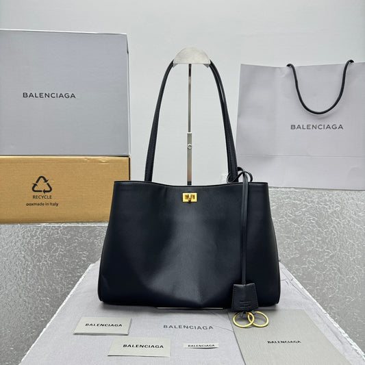 카타 / 발렌시아가 새로운 Tote