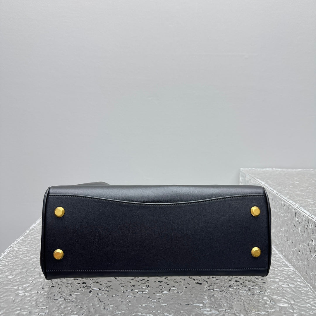 KATA / BALENCIAGA New Tote