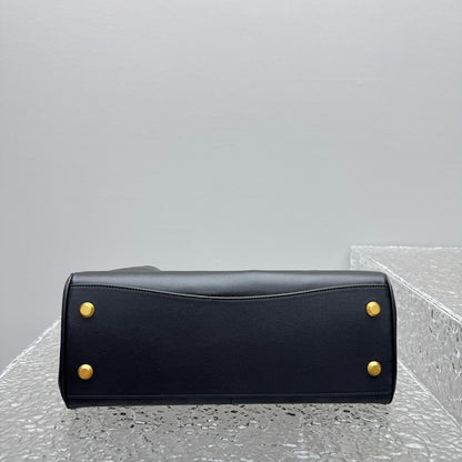 KATA / BALENCIAGA New Tote