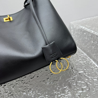 KATA / BALENCIAGA New Tote