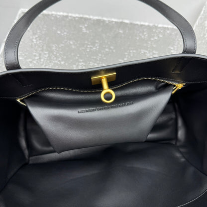 KATA / BALENCIAGA New Tote