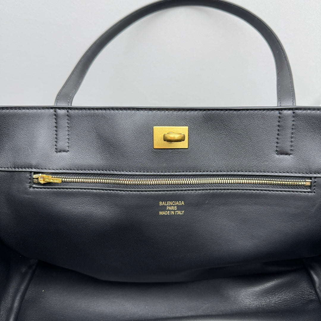 KATA / BALENCIAGA New Tote